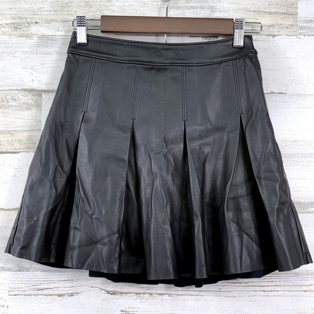 Hollister Mini Skirt Womens XS Black Ultra High-Rise Pleated Faux Leather Goth